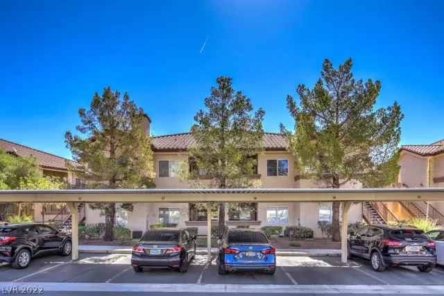 MLS: 2415461 Condo For Sale