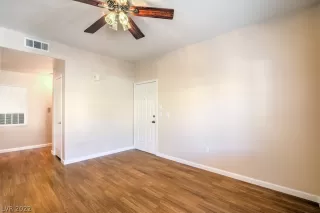 Photo #5: 2415461 Listing