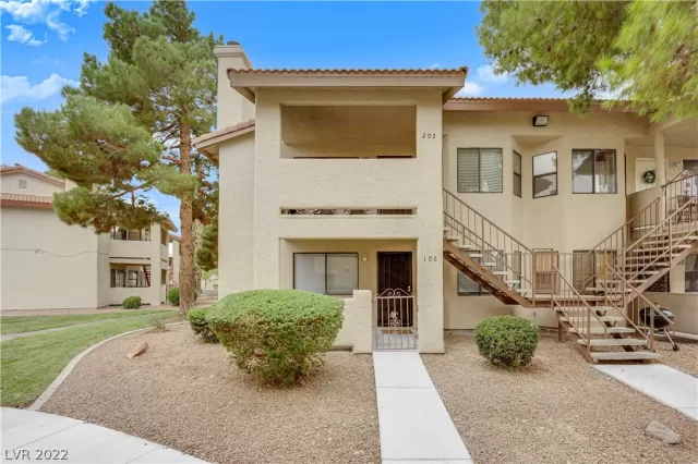 MLS: 2415478 Condo For Sale