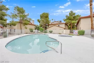 Photo #4: 2415478 Listing 