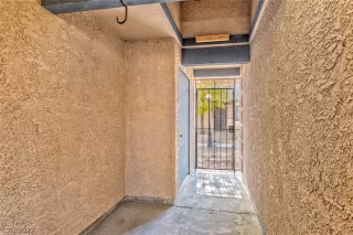 Photo #2: 2415482 Listing 