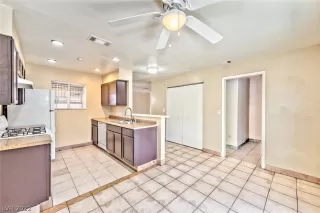 Photo #5: 2415482 Listing 