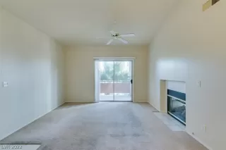 Photo #4: 2415605 Listing