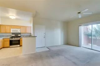 Photo #6: 2415605 Listing