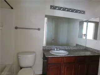 Photo #3: 2415634 Listing