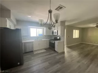 Photo #2: 2415644 Listing 