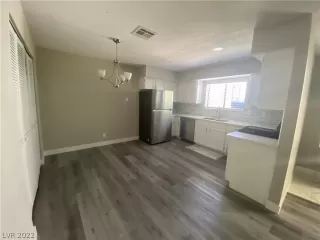 Photo #4: 2415644 Listing 