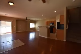Photo #3: 2415664 Listing 