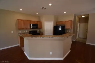 Photo #6: 2415664 Listing 