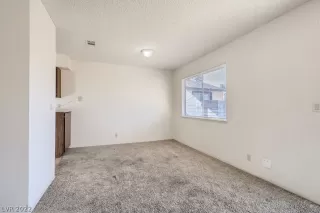 Photo #3: 2415666 Listing 