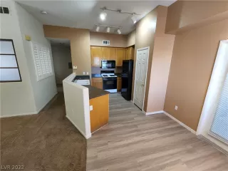 Photo #4: 2415680 Listing 