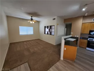 Photo #5: 2415680 Listing 