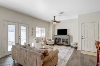 Photo #1: 2415687 Listing 