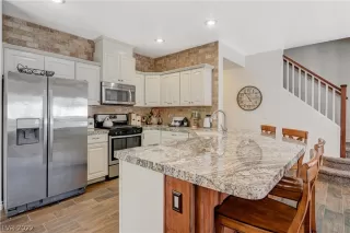 Photo #2: 2415687 Listing 