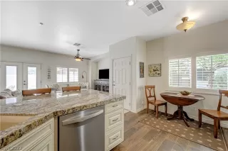 Photo #5: 2415687 Listing 