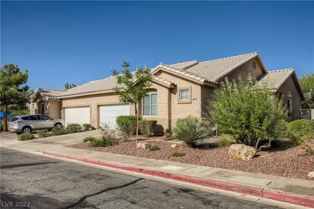 MLS: 2415722 Condo For Sale