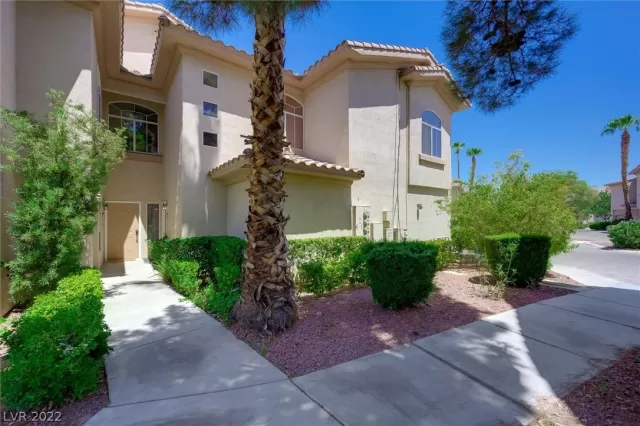 MLS: 2415742 Condo For Sale