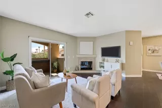 Photo #3: 2415742 Listing 