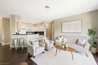 Photo #5: 2415742 Listing 