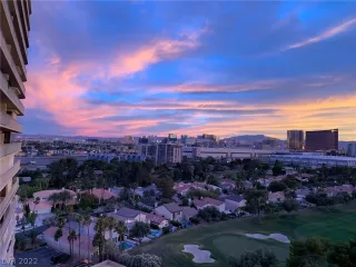 Photo #4: 2415745 Listing