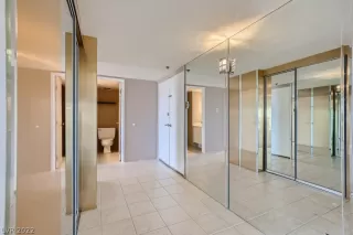 Photo #5: 2415745 Listing