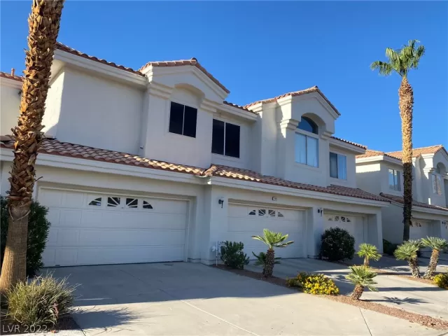 MLS: 2415751 Condo For Sale