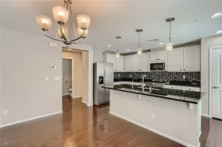 Photo #2: 2415774 Listing 