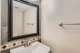 Photo #4: 2415774 Listing 