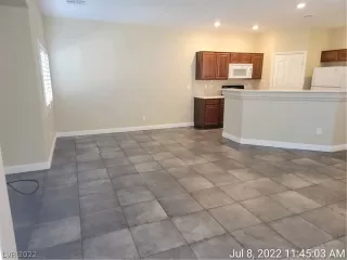 Photo #3: 2415814 Listing 