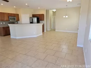 Photo #2: 2415815 Listing 