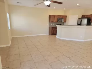 Photo #3: 2415815 Listing 