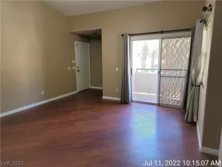 Photo #3: 2415818 Listing 