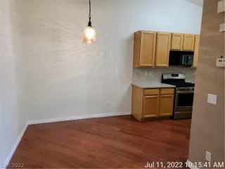 Photo #6: 2415818 Listing 