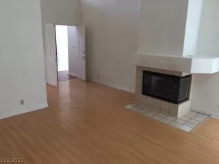 Photo #4: 2415835 Listing 