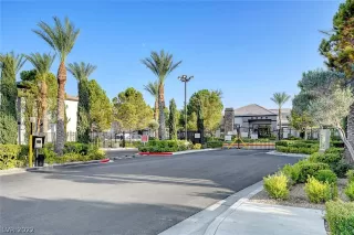 Photo #3: 2415853 Listing 