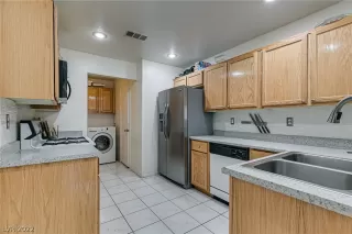 Photo #3: 2415887 Listing 