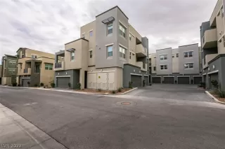 Photo #2: 2415894 Listing