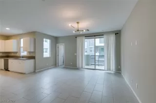 Photo #4: 2415894 Listing