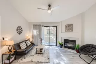 Photo #6: 2415899 Listing