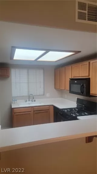 Photo #3: 2415901 Listing 