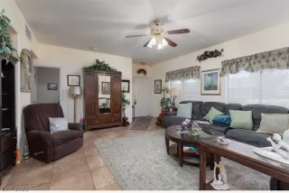 Photo #3: 2415907 Listing 