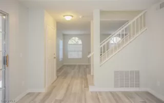 Photo #5: 2415922 Listing 