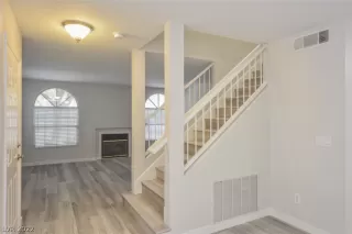 Photo #6: 2415922 Listing 