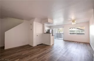 Photo #3: 2415931 Listing 