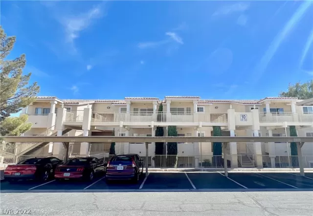 MLS: 2415941 Condo For Sale