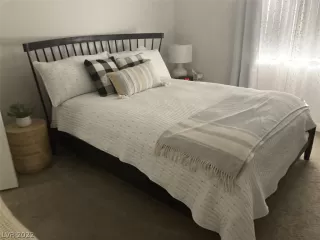 Photo #4: 2415963 Listing