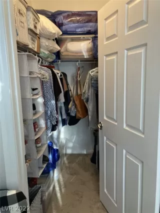 Photo #5: 2415963 Listing