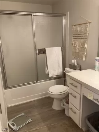 Photo #6: 2415963 Listing