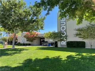 Photo #2: 2415996 Listing