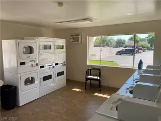 Photo #5: 2415996 Listing